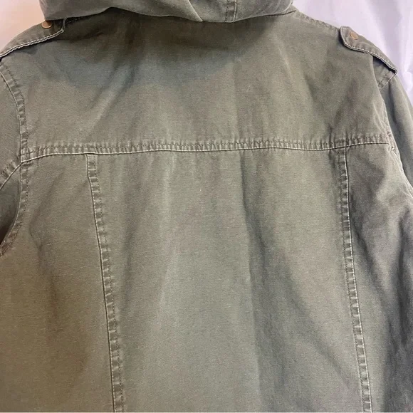 UNITED BY BLUE Women’s Green Cargo Utility Jacket Fill Zip Hood Size Medium - Picture 14 of 15